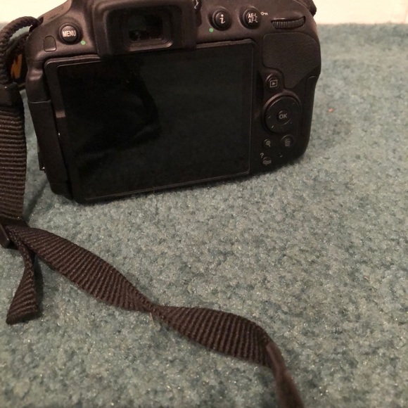 Nikon D1500 with accessories  bag and extra lense - Picture 3 of 4